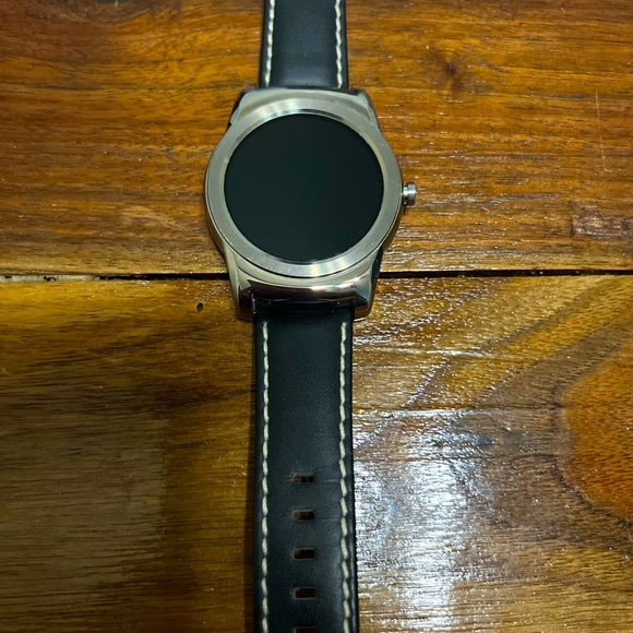 LG Smartwatch - Picture 1 of 2